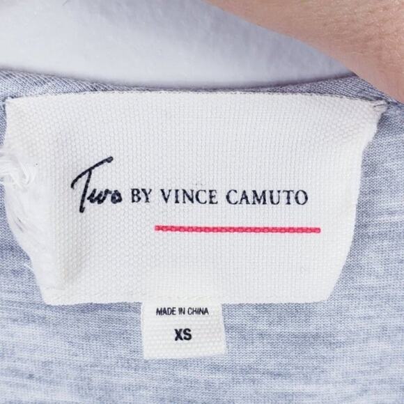 Two By Vince Camuto Geometric Print Short Sleeve T Shirt Pullover Blouse - Picture 4 of 4